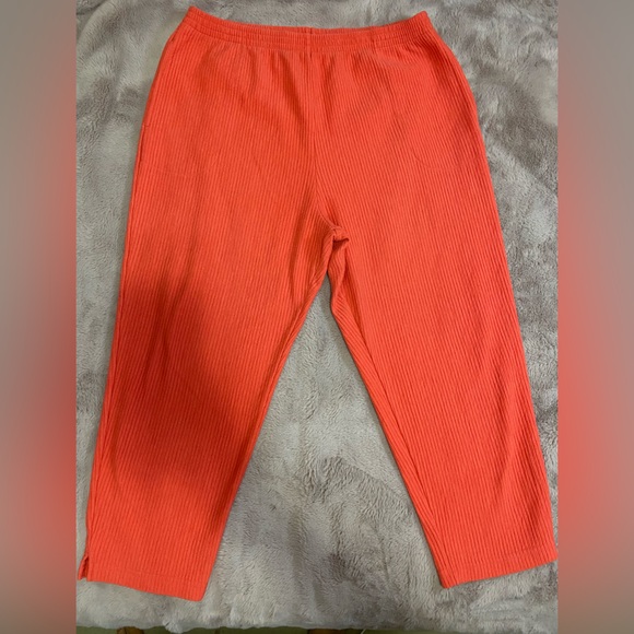 LA Seat Covers size LARGE activewear suit - Picture 2 of 7